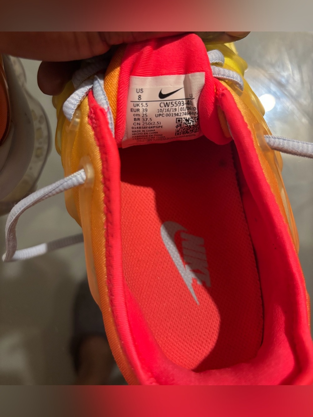 Nike Air VaporMax Plus "Sunrise" - Picture 4 of 7